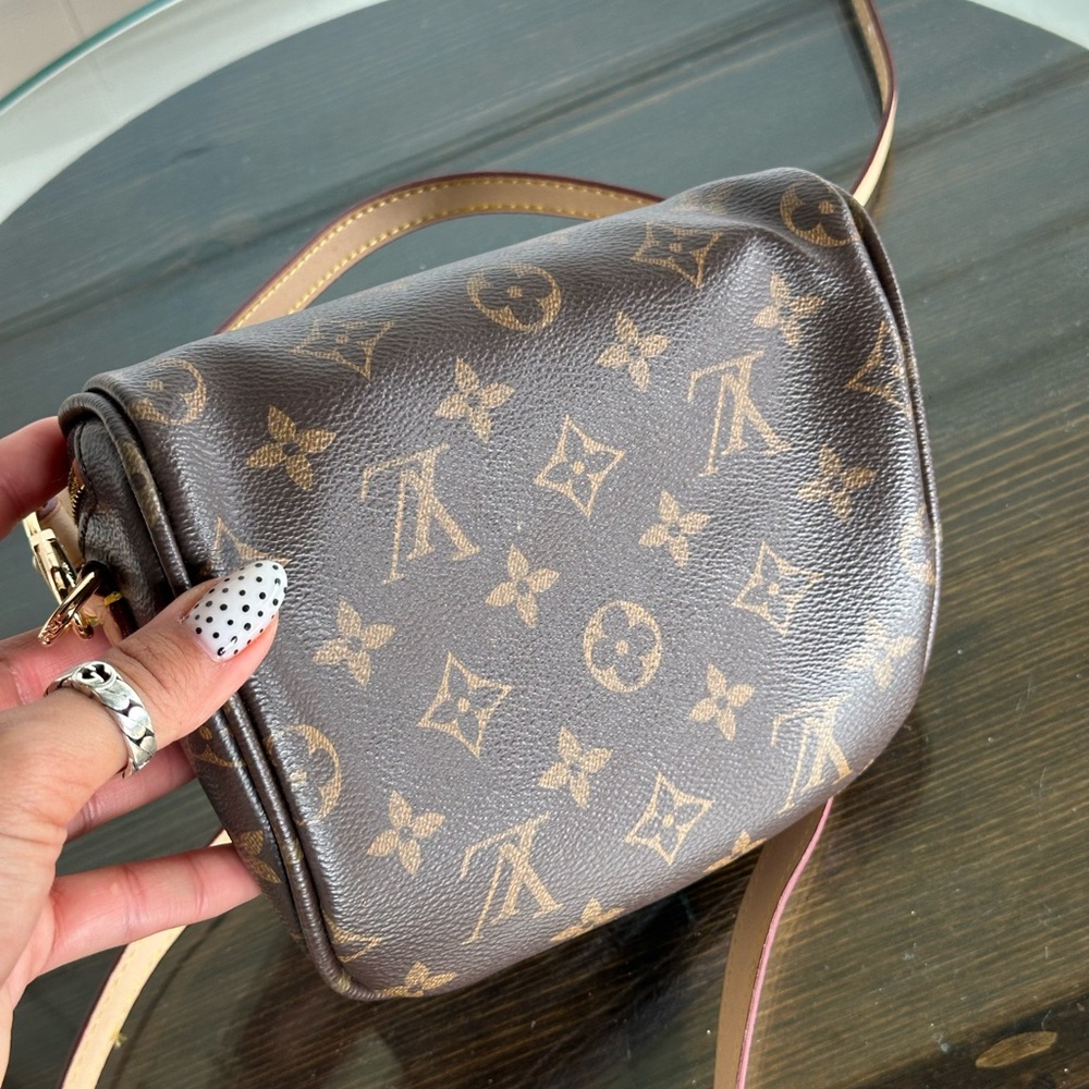 Louis Vuitton Dark Brown Monogram Crossbody Bag - Picture 4 of 5